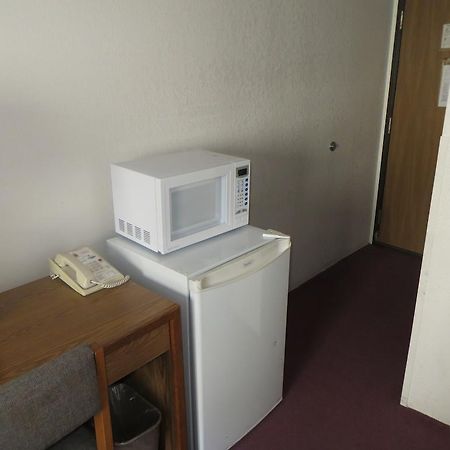 Super 8 By Wyndham Saanichton Victoria Airport Hotel Bagian luar foto