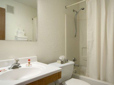 Super 8 By Wyndham Saanichton Victoria Airport Hotel Bagian luar foto