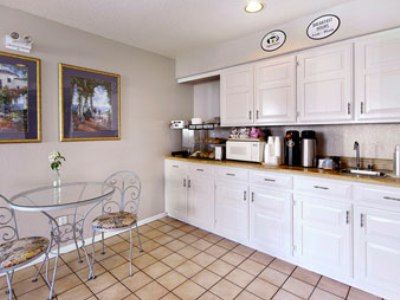 Super 8 By Wyndham Saanichton Victoria Airport Hotel Bagian luar foto