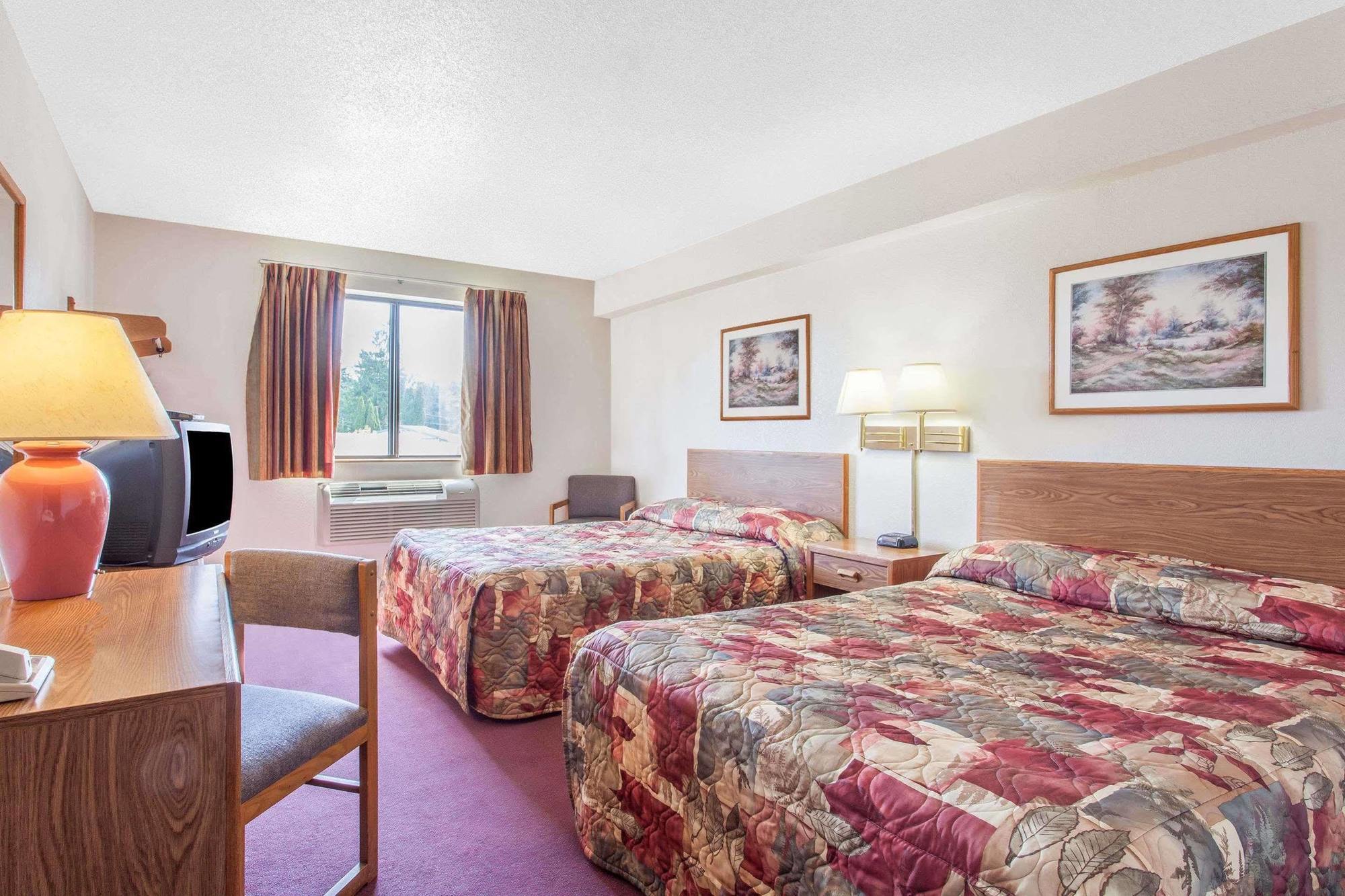Super 8 By Wyndham Saanichton Victoria Airport Hotel Bagian luar foto